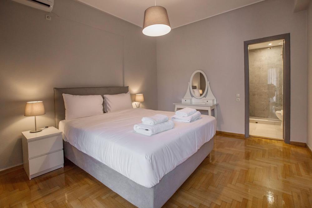Cozy Apartment In Syntagma-Plaka By Ghh Атина Екстериор снимка